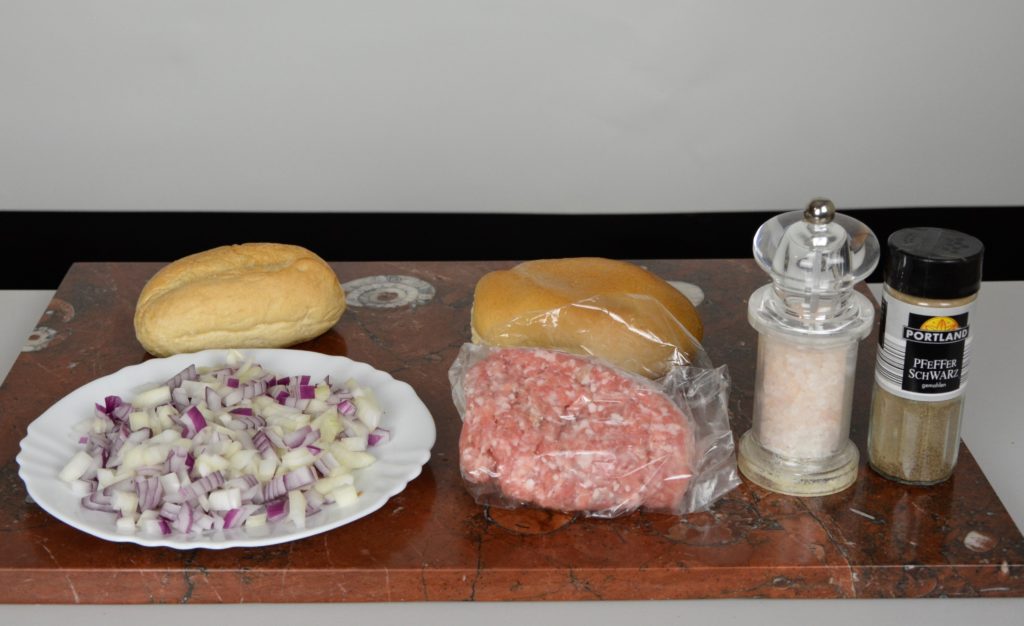 ingredients to prepare a proper roll with minced pork